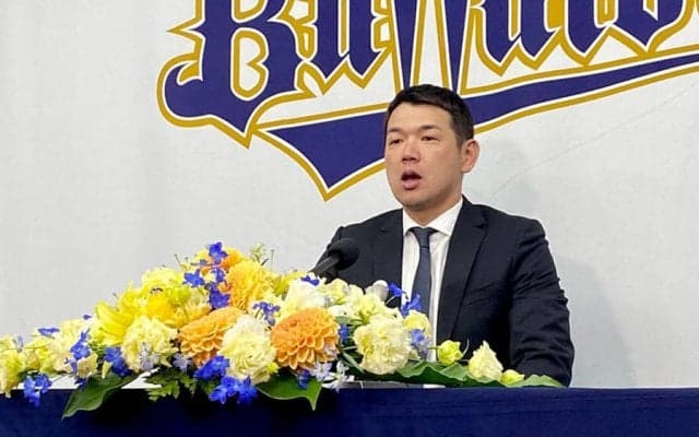 オリ山崎勝己が引退会見、涙と感謝の一問一答「幼馴染の中島とプレーできた」