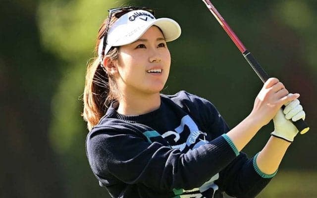 20歳新人・西村優菜は8アンダー暫定6位　2戦連続V射程も「まずはトップ5を目指したい」