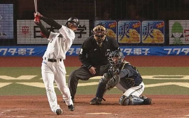 ロッテ藤原、弾丸ライナーで飛び込む3号逆転3ラン！　あまりの打球に球場は騒然