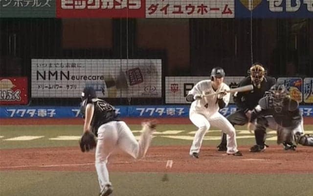 場内どよめいた“失投”でスクイズ回避…　捕ったオリ若月をファン称賛「よう止めたわ」