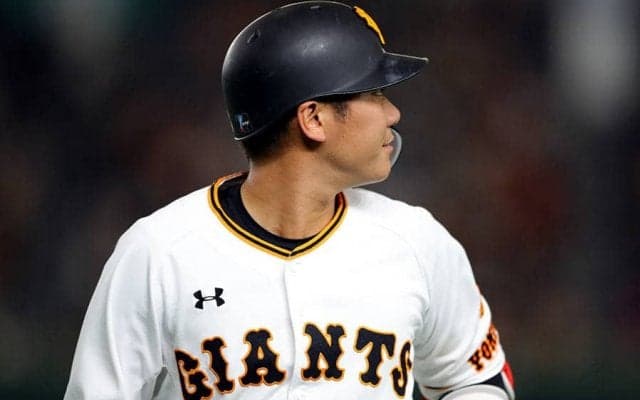 「次は3000本」「まだ31歳、天才」　巨人坂本、2000本安打達成にファン祝福