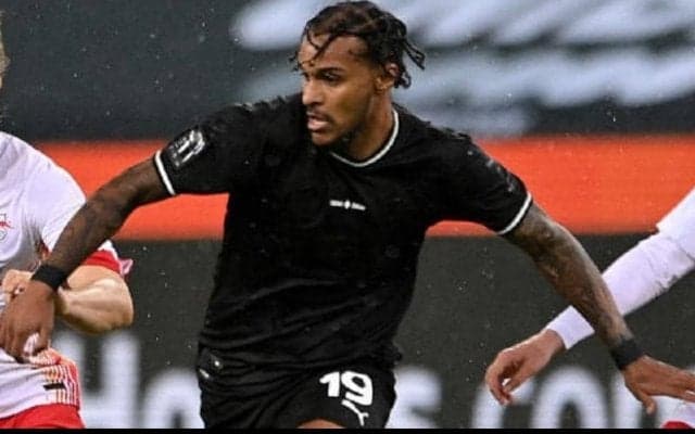 早くも今シーズンのベストゴールが決まり！？ボルシアMGのMFラザロが思わず息をのむ美しいゴールを決める！