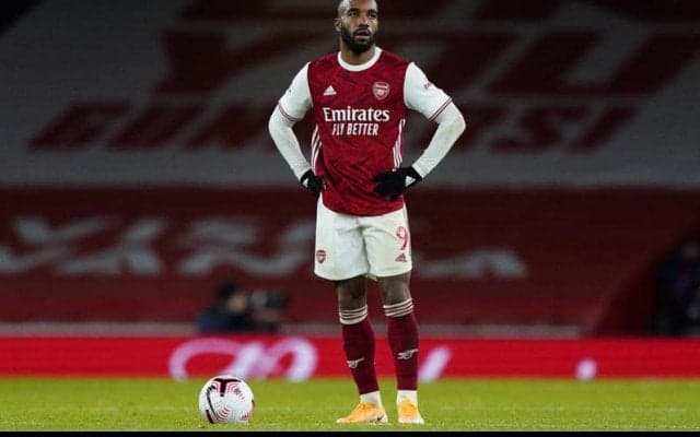 惨敗のビラ戦後に強まるラカゼット批判 「ここ最近のストライカーの中では最悪」