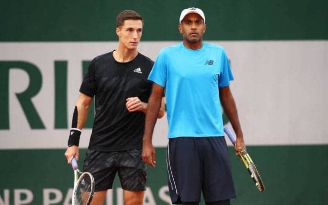 ダブルス選手が亡き父に捧げた優勝