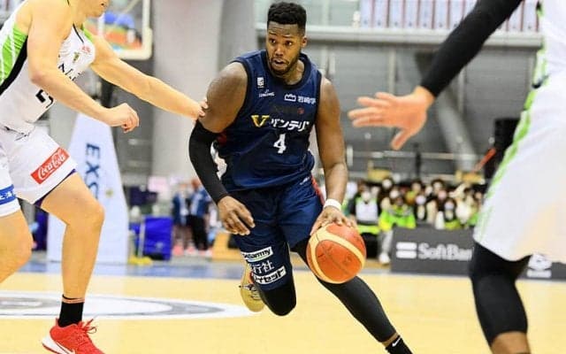 延長戦の末に北海道を破った横浜、3人の外国籍選手がそろってダブルダブルを達成