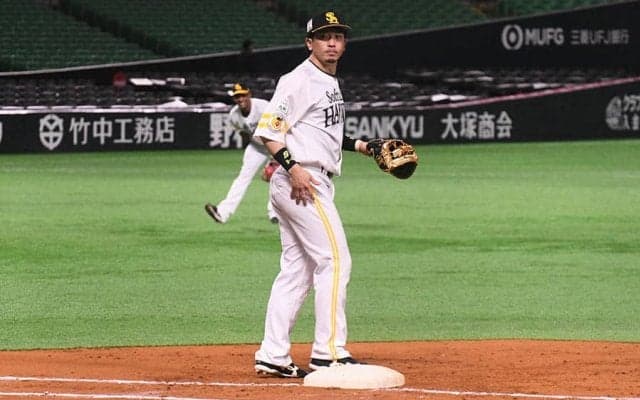 鷹のCS“秘策”は一塁手・松田宣？　紅白戦でテスト、工藤監督「試したかった」