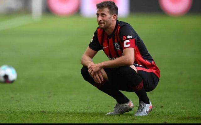 フランクフルトの主将DFアブラアムが1月で退団＆現役引退、理由は家族「子供が成長するのを見ることに代わるものはない」