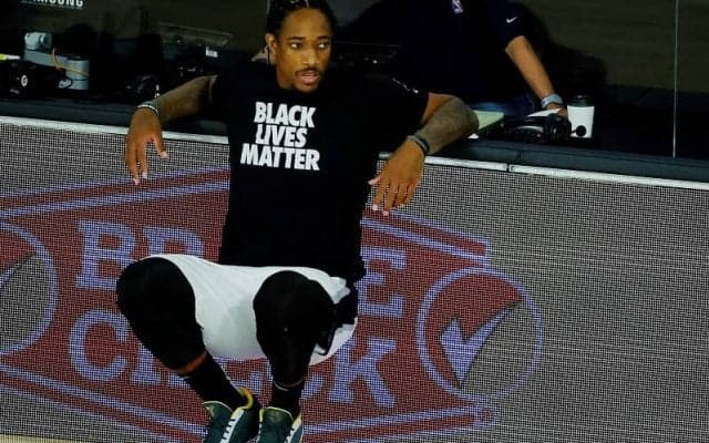 昨季覇者レイカーズがデマー・デローザンを獲得すべく、スパーズとのトレードを狙う？