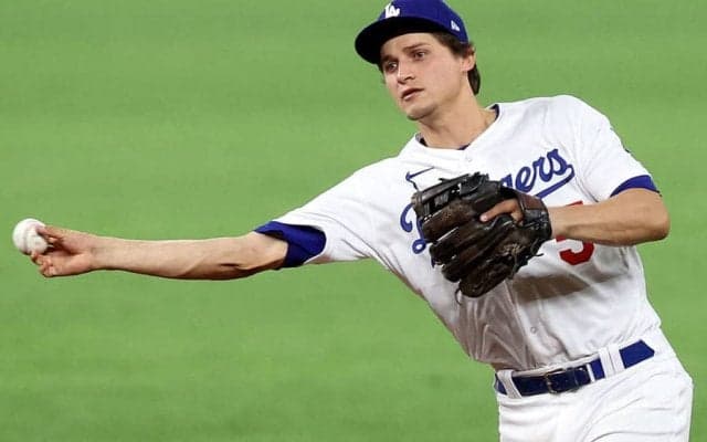 【MLB】ド軍内野手の顔を水着にプリント…婚約者女性が身にまとった愛あふれる衝撃デザイン