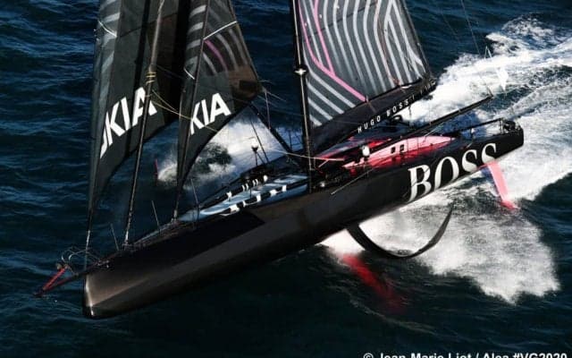 世界一周ヴァンデ・グローブ。〈HUGO BOSS〉がトップへ