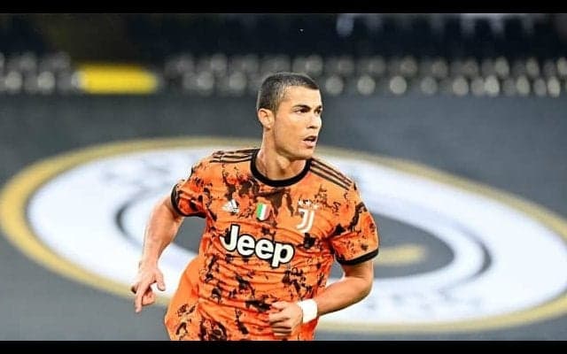 史上最高のスコアラーを追うロナウド 元マンUフィットネスコーチが「最高のスポーツマン」と激賞