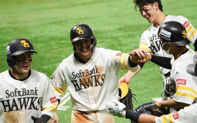 ソフトバンク、4年連続日本Sへ王手！　甲斐の決勝打でロッテに逆転勝ち