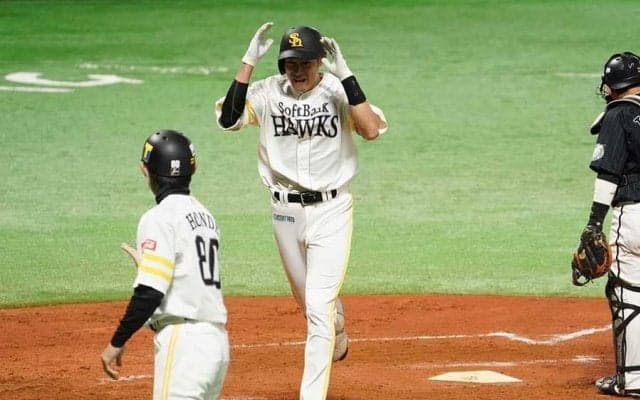 「完全に天才の打ち方」「常人離れ」　鷹柳田の豪快かち上げ“変態弾”にファン驚愕