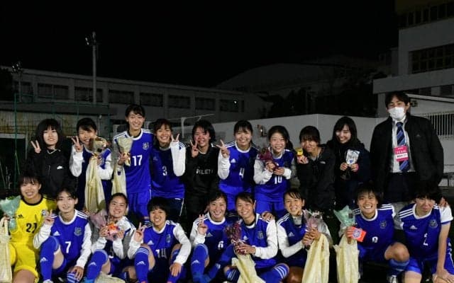 【サッカー部女子】　２－０で３位決定戦を制し、今年度終幕！