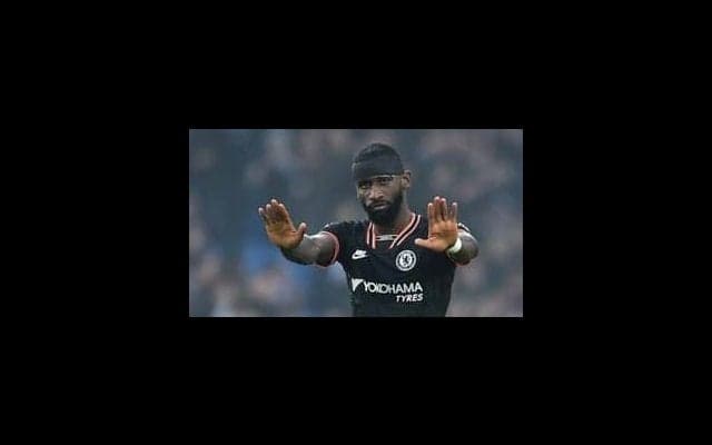 バルサ ガルシア獲得失敗に備え、プレミアの3選手ら即戦力CBをリストアップ