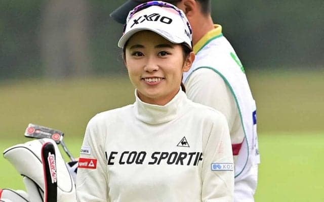 19歳安田祐香に“激似”と評判　キャディーの姉と感謝の2ショットに「いいね！」続々