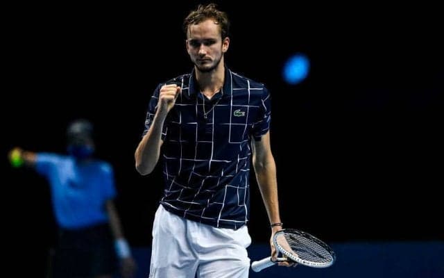 メドベージェフが重要な場面でアンダーサーブを使った理由。「見下したくなかった」