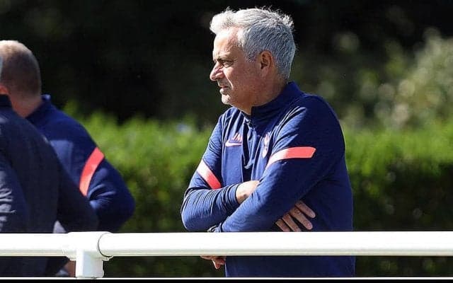 代表ウィークに対するモウリーニョ節炸裂!　自身の筋トレ画像と共に「今は自分のケアをする時」