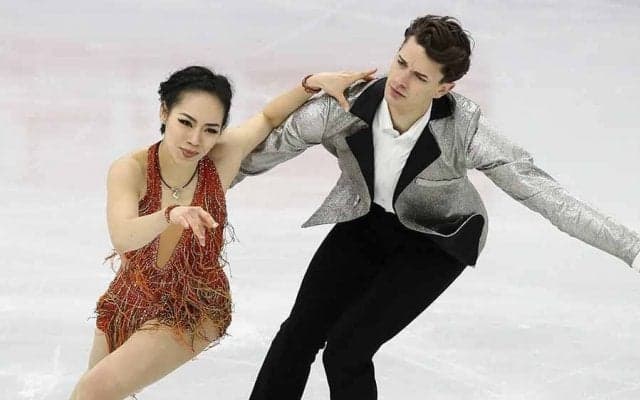 ティム・コレトが日本国籍取得を報告　妻・小松原美里と笑顔「美里ちゃん、ありがとう」