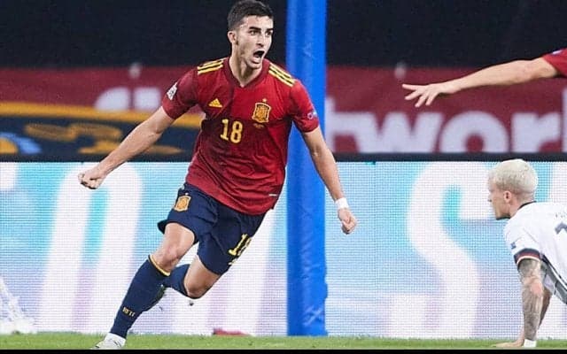 ドイツ相手にハットのトーレス、チームメイトが粋なプレゼント！