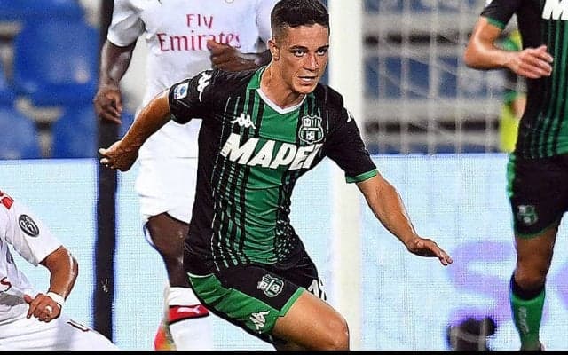 サッスオーロ、下部組織出身のU-21イタリア代表FWと2024年まで契約延長