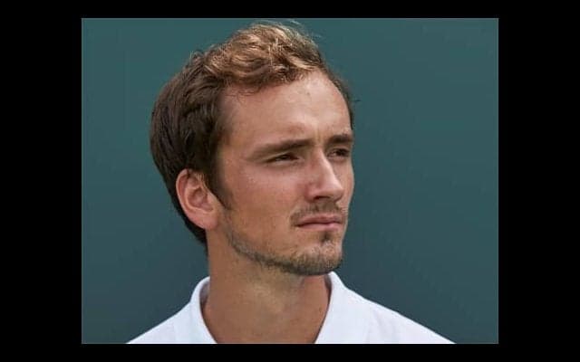  ラコステ、メドと契約更新 