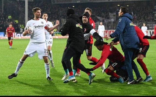 長谷部＆鎌田同僚のフランクフルト主将、「12、13歳の子供から死の脅迫があった」と明かす