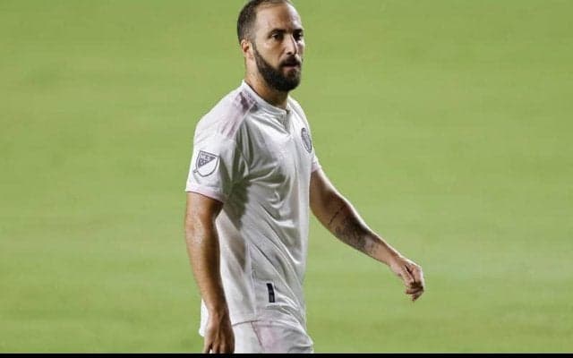 C・ロナウドとメッシとプレーしたイグアインが現役最高のFW3人と歴代最強ストライカーを選出！