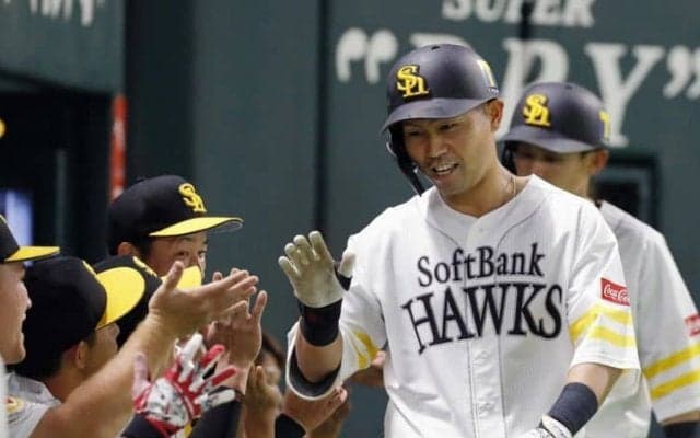 ソフトバンクの戦略は、中村晃の打順で透けて見える。V4のカギ握る、現代野球の理想像