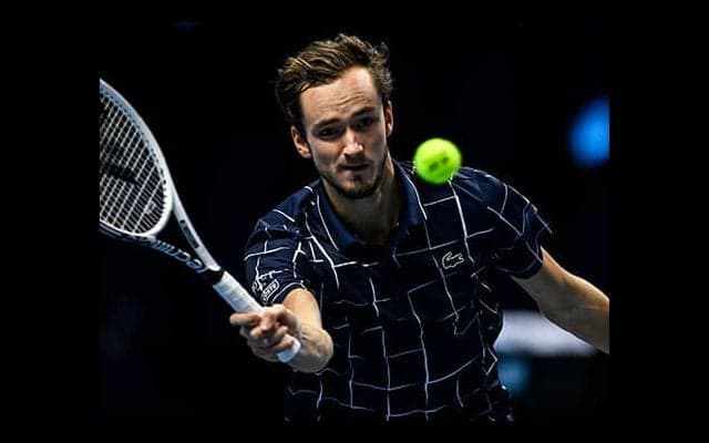  メドベージェフ 無敗で決勝Tへ 