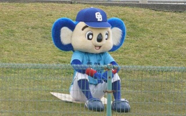 踊るチアドラに寄るわ寄るわ…中日ドアラだから撮れた“超どアップ映像”が「GOOD！」