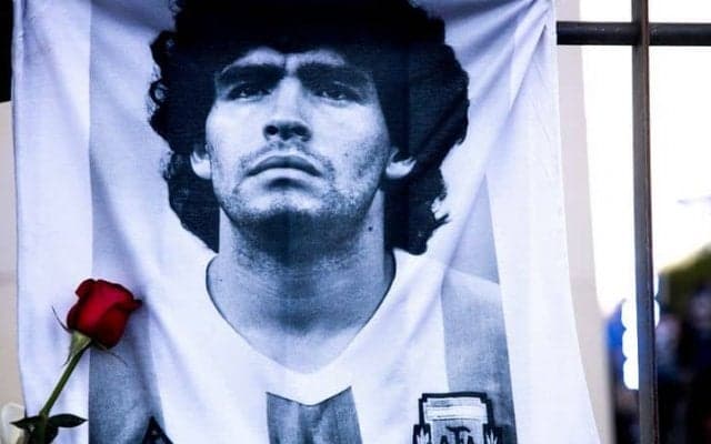 「マラドーナの死をもって、サッカーは一度死ぬ」アルゼンチンに“憑かれた”男の喪失と欠落