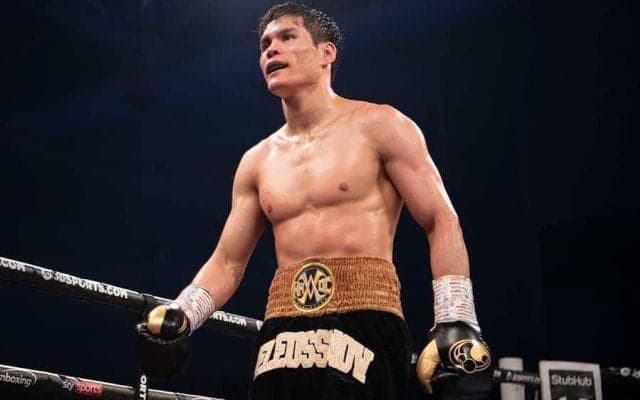 “見えない左”でダウン奪取　29歳リオ金メダリストに海外「パンチでお腹いっぱいだ」