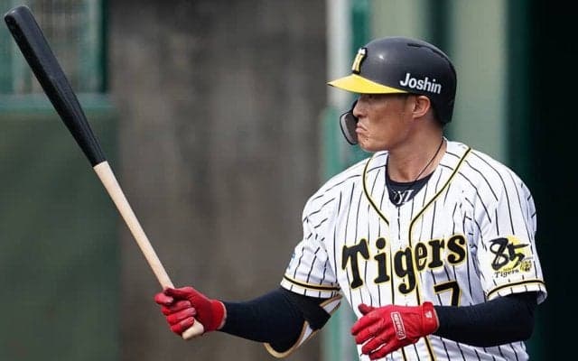 阪神・糸井嘉男がモデルに変身？　革ジャン白パン姿にファン歓喜「ハリウッドスター」