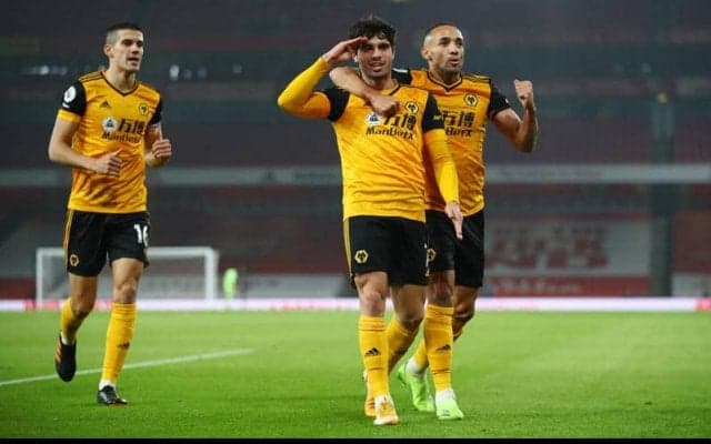 ヒメネスが早々に負傷交代もウルブスが競り勝つ！アーセナルは早くも5敗目《プレミアリーグ》