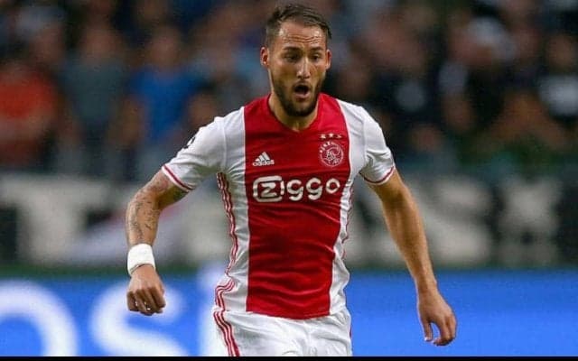 アヤックス時代のセルビア代表MFグデリが決めた爽快な弾丸ロングシュート【インクレディブル・ゴールズ】