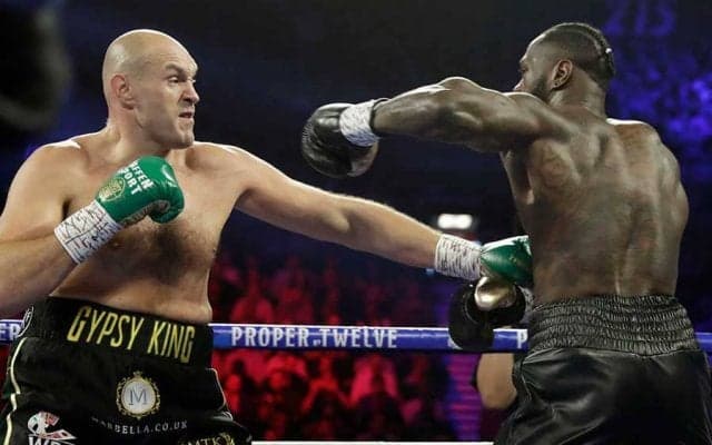 左フックが顔面直撃も…ヘビー級王者の“不死身ぶり”に米再脚光「KOできないのか」