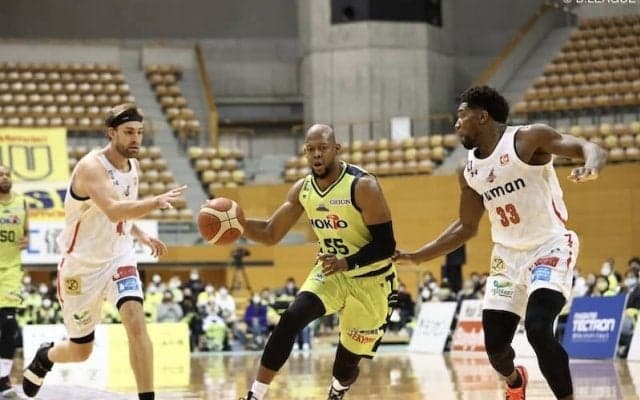 信州ブレイブウォリアーズが第4Qに突き放し白星…大阪エヴェッサとの接戦を制しホームで今季6勝目