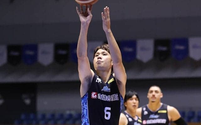 残り1分までもつれた熱戦は島根スサノオマジックが三遠ネオフェニックスを振り切り、勝敗を五分に戻す