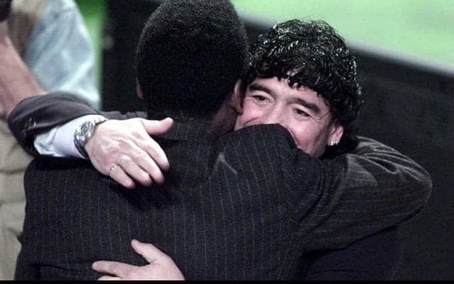 マラドーナ急逝から1週間、盟友ペレが改めて追悼「今日で君がいなくなってから7日が経った…」