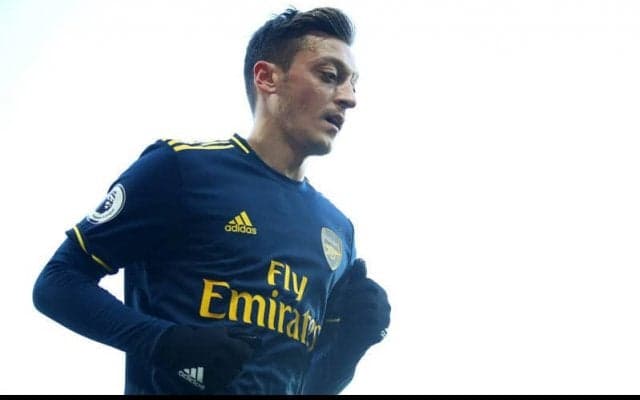 アーセナルのレジェンドが古巣にエジル起用を提言「今の我々には彼のような選手が必要」