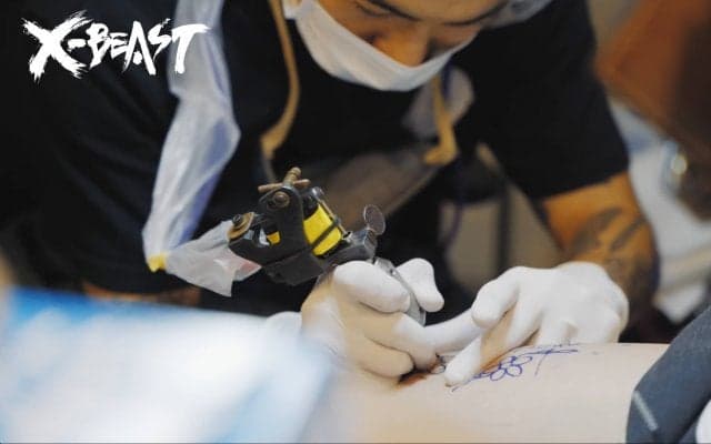 「X-BEAST」が送るドキュメンタリー第1弾「スケーター伊芸“三世”雄一の激動の半生」がドロップ