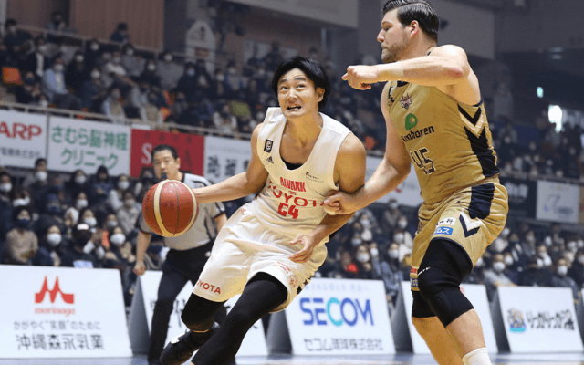 アルバルク東京、今季最小失点で琉球ゴールデンキングスを撃破