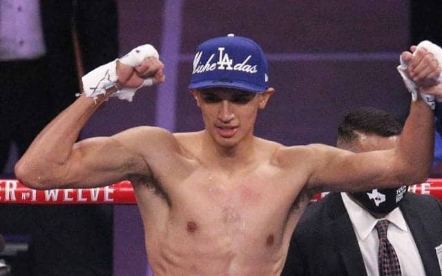 198cm70kgの規格外ボクサー、2m超えリーチで圧巻TKO　米驚愕「子供を殴ってるみたい」