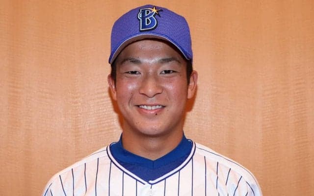 「これは投げる歌手」「芸達者」　DeNA、ウクレレ＆美声を響かせた右腕にファン絶賛