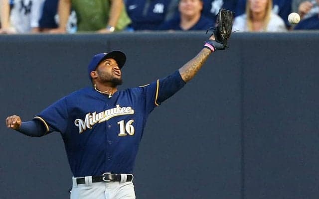 燕新助っ人サンタナの特徴は？　圧倒的な破壊力の反面、コンタクト＆守備に難