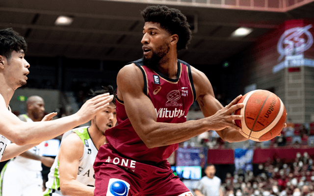 川崎ブレイブサンダースがレバンガ北海道との接戦を制す、藤井祐眞が要所で“3点プレー”を連発