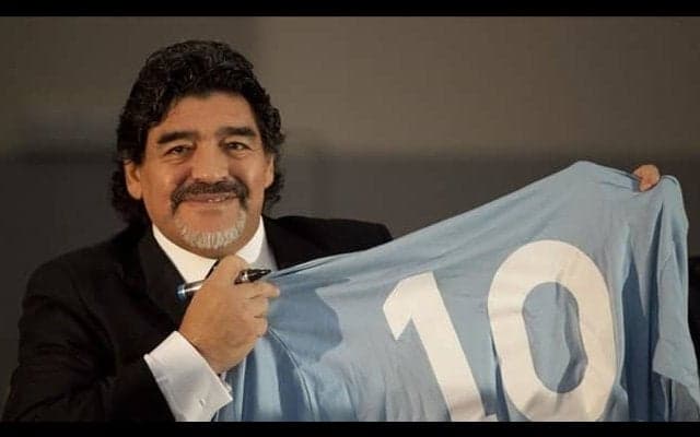 マラドーナの宝物が所蔵された物置きを公開！