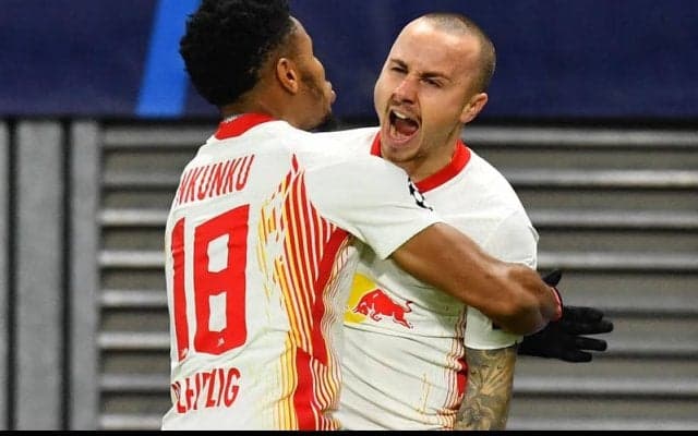 アンヘリーニョ躍動のライプツィヒがユナイテッドの反撃を振り切って逆転突破！人種差別発言で試合中断のPSGも突破決定《CL》