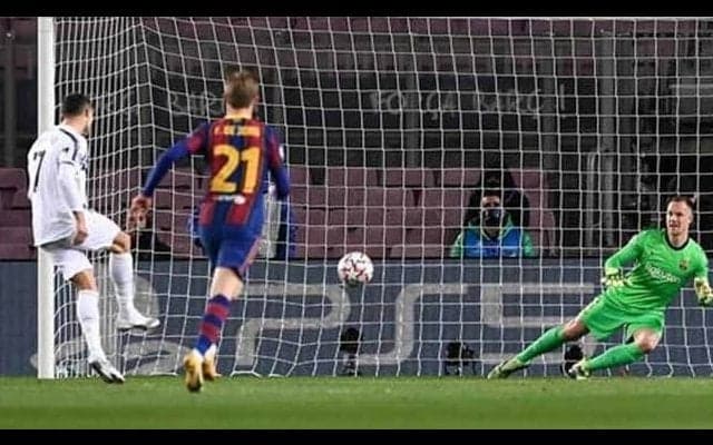 ロナウドも“分からない”PK判定にアラウホが不満「ペナルティではない」